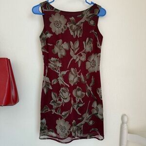 Sleeveless Floral Shift Dress in Red